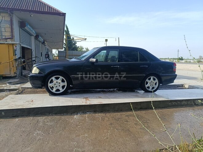 Mercedes E 200 d 1993, 558,880 km - 2.0 л - Salyan