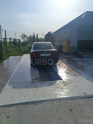 Mercedes E 200 d 1993, 558,880 km - 2.0 л - Salyan