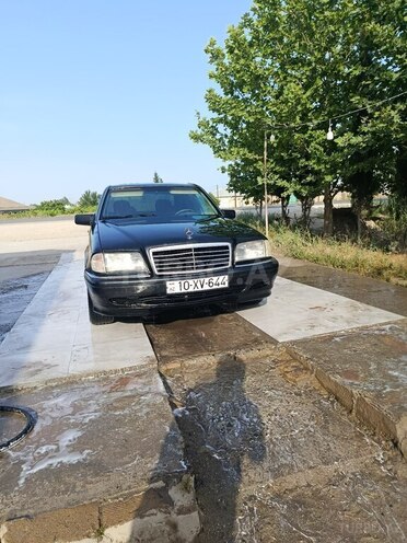 Mercedes E 200 d 1993, 558,880 km - 2.0 л - Salyan