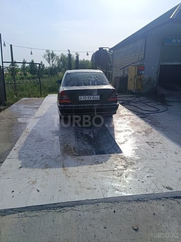 Mercedes E 200 d 1993, 558,880 km - 2.0 л - Salyan