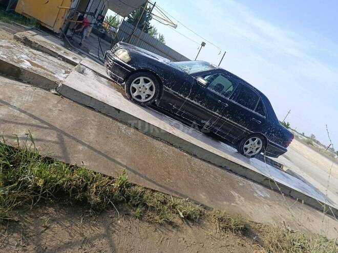Mercedes E 200 d 1993, 558,880 km - 2.0 л - Salyan
