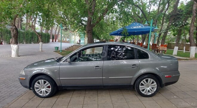 Volkswagen Passat 2003, 284,673 km - 1.8 l - Bakı