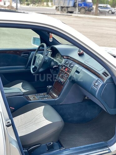 Mercedes E 230 1996, 325,806 km - 2.3 l - Gəncə