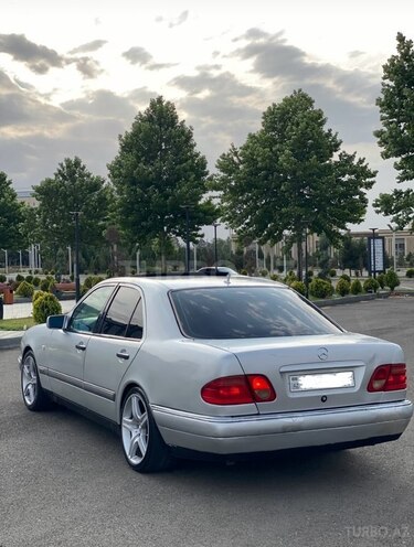Mercedes E 230 1996, 325,806 km - 2.3 l - Gəncə
