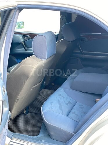 Mercedes E 230 1996, 325,806 km - 2.3 l - Gəncə