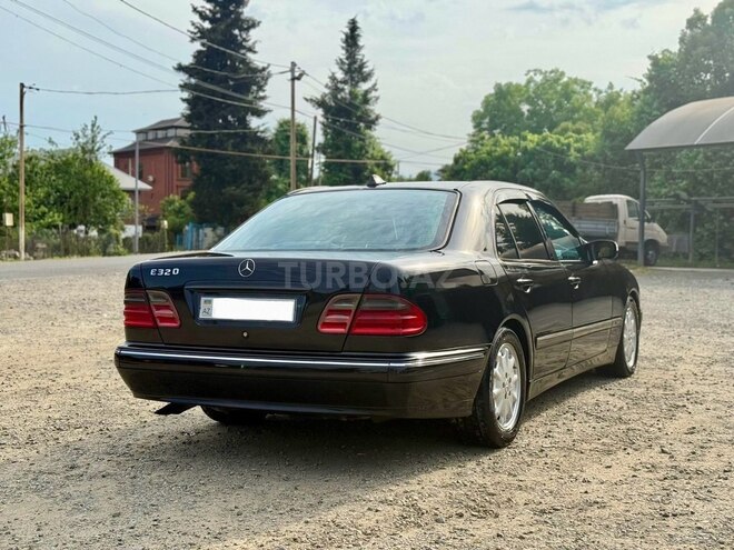 Mercedes E 320 2001, 361,000 km - 3.2 л - Astara