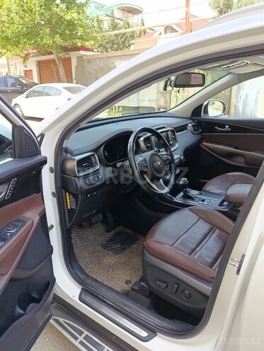 Kia Sorento-12