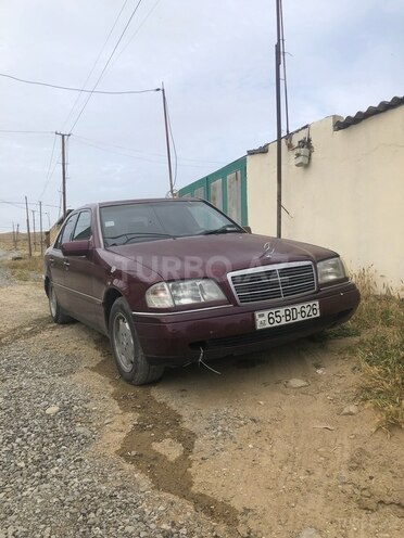 Mercedes C 180 1995, 302,000 km - 1.8 л - Bakı