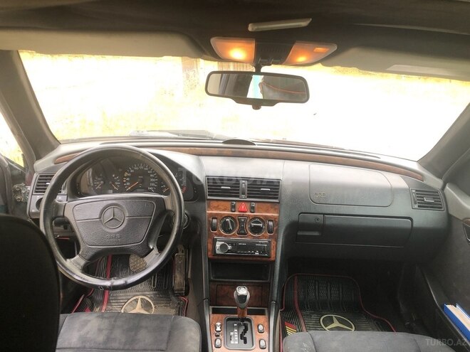 Mercedes C 180 1995, 302,000 km - 1.8 л - Bakı