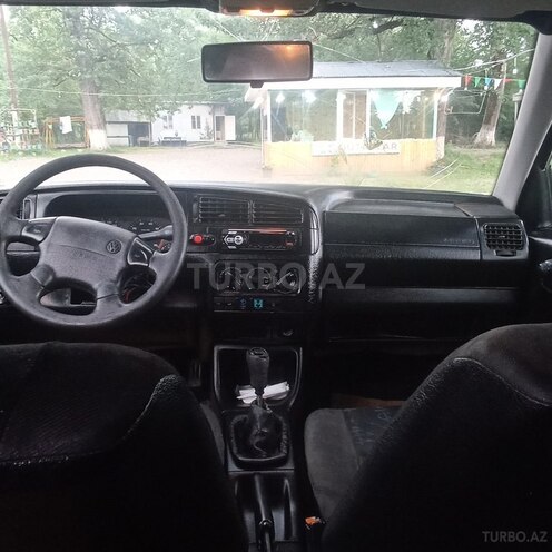 Volkswagen Golf 1994, 212,000 km - 1.8 l - İsmayıllı