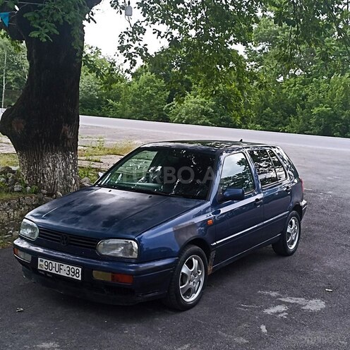 Volkswagen Golf 1994, 212,000 km - 1.8 l - İsmayıllı