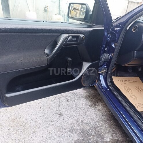 Volkswagen Golf 1994, 212,000 km - 1.8 l - İsmayıllı