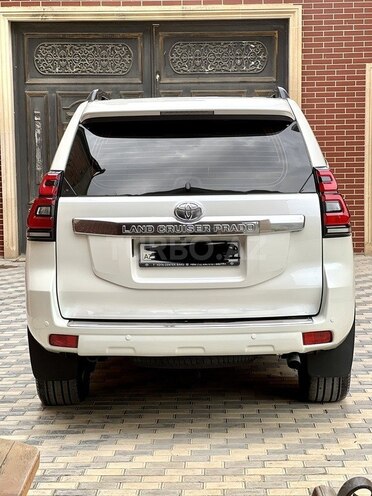 Toyota Land Cruiser Prado-6
