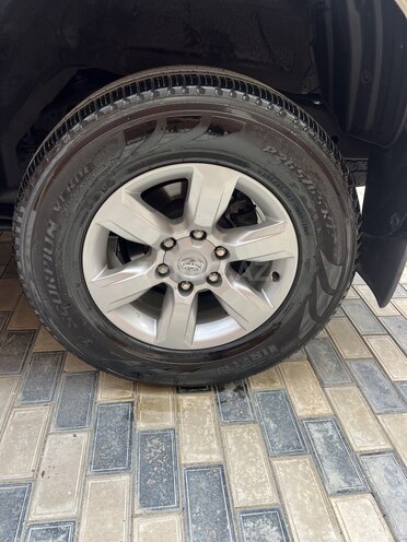 Toyota Land Cruiser Prado-17