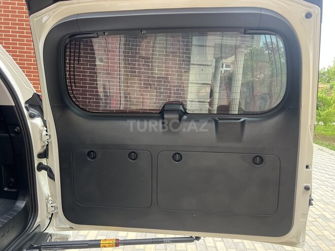 Toyota Land Cruiser Prado-21