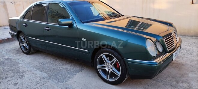 Mercedes E 240 1999, 300,000 km - 2.4 л - Gəncə
