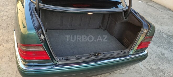 Mercedes E 240 1999, 300,000 km - 2.4 л - Gəncə