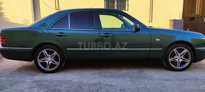 Mercedes E 240 1999, 300,000 km - 2.4 л - Gəncə