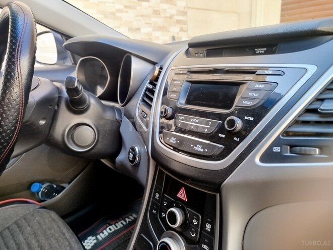 Hyundai Elantra 2015, 214,000 km - 1.8 л - Bakı
