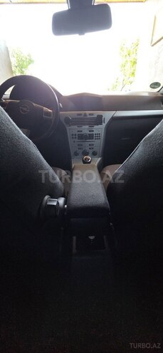 Opel Astra 2009, 280,000 km - 1.4 l - Göyçay