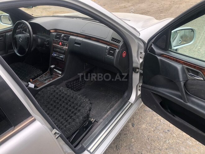 Mercedes E 240 1998, 300,000 km - 2.4 l - Gəncə