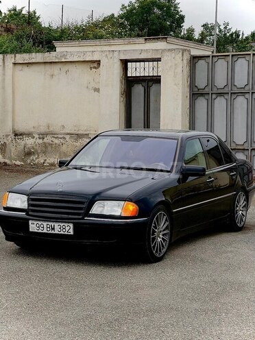 Mercedes C 280 1998, 350,000 km - 2.8 л - Quba