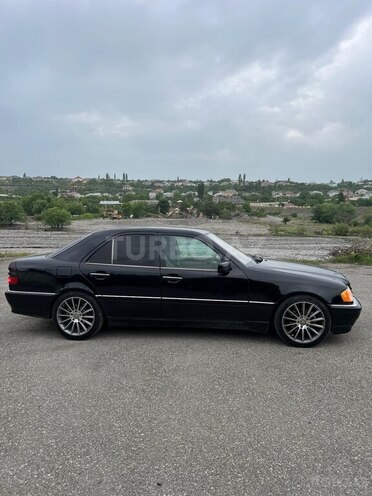 Mercedes C 280 1998, 350,000 km - 2.8 л - Quba
