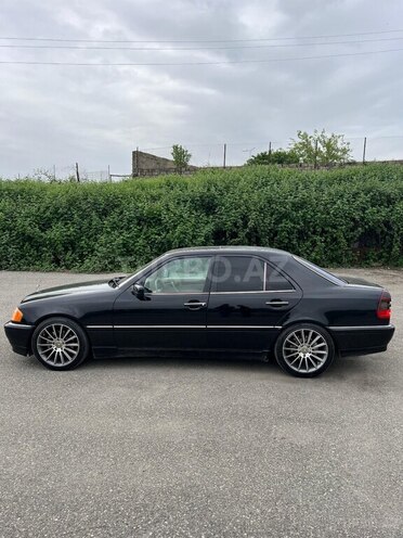 Mercedes C 280 1998, 350,000 km - 2.8 л - Quba