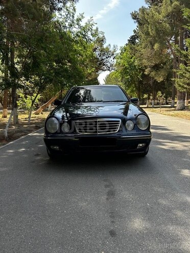 Mercedes E 240 2000, 347,612 km - 2.4 л - Xırdalan