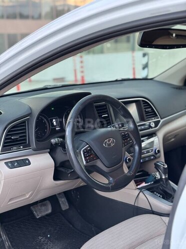 Hyundai Elantra 2018, 201,168 km - 2.0 л - Bakı