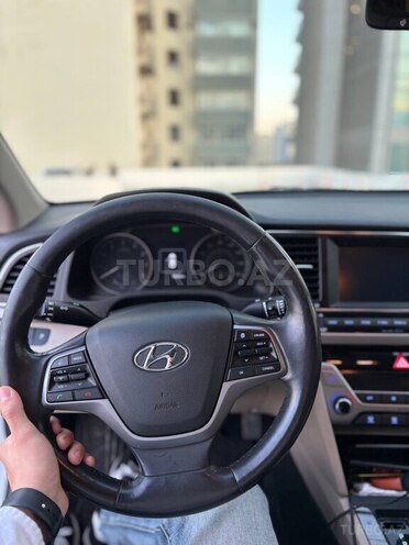 Hyundai Elantra 2018, 201,168 km - 2.0 л - Bakı