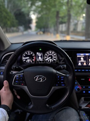Hyundai Elantra 2018, 201,168 km - 2.0 л - Bakı