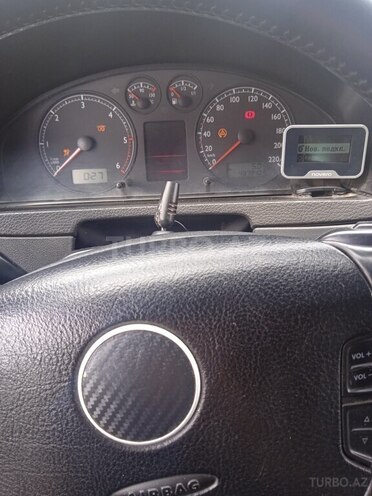 Volkswagen Multivan 2004, 235,000 km - 2.5 l - Bakı