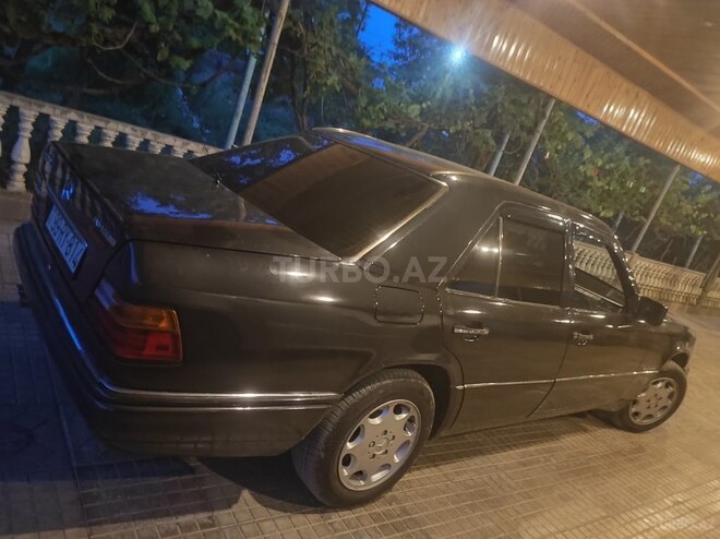 Mercedes E 220 1994, 345,000 km - 2.2 l - Bakı