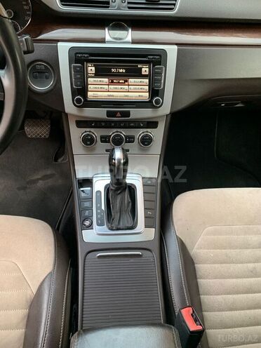 Volkswagen Passat 2012, 270,000 km - 2.0 l - Bakı
