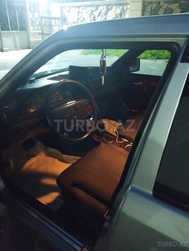 Mercedes E 200 1993, 546,626 km - 2.0 л - Bərdə