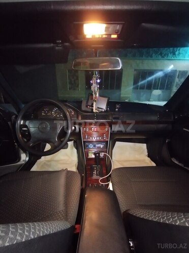 Mercedes E 200 1993, 546,626 km - 2.0 л - Bərdə