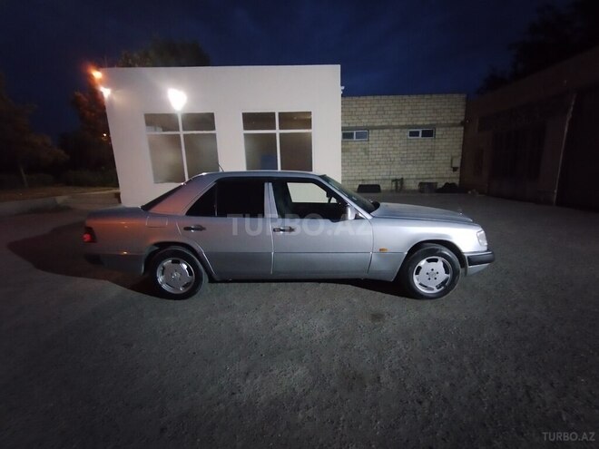 Mercedes E 200 1993, 546,626 km - 2.0 л - Bərdə