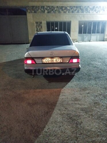 Mercedes E 200 1993, 546,626 km - 2.0 л - Bərdə