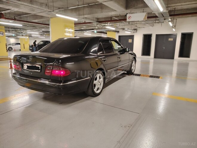 Mercedes E 320 2001, 301,000 km - 3.2 l - Gəncə
