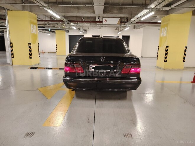 Mercedes E 320 2001, 301,000 km - 3.2 l - Gəncə