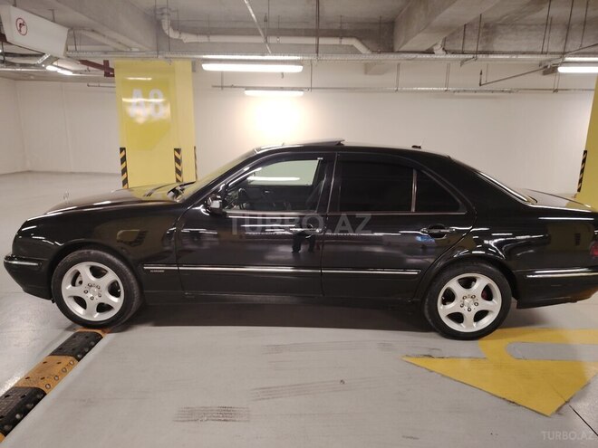 Mercedes E 320 2001, 301,000 km - 3.2 l - Gəncə