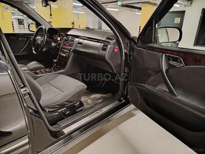 Mercedes E 320 2001, 301,000 km - 3.2 l - Gəncə