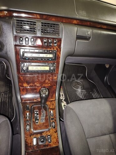 Mercedes E 320 2001, 301,000 km - 3.2 l - Gəncə