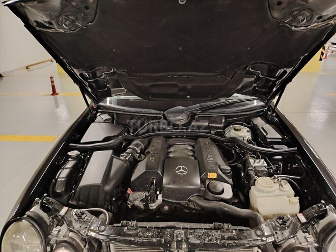 Mercedes E 320 2001, 301,000 km - 3.2 l - Gəncə