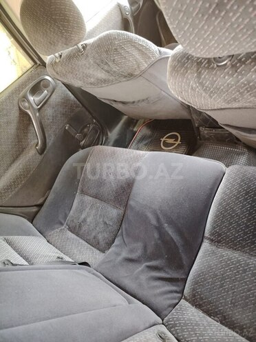 Opel Vectra 1997, 290,000 km - 1.8 l - Gəncə