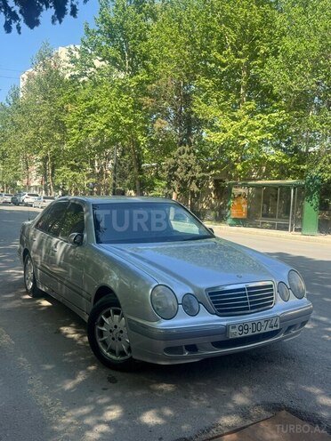 Mercedes E 240 2001, 287,000 km - 2.6 l - Yevlax