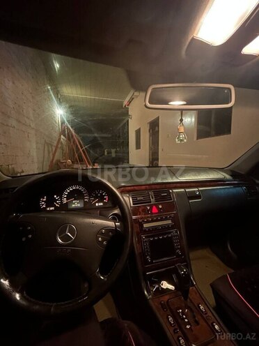 Mercedes E 240 2001, 287,000 km - 2.6 l - Yevlax