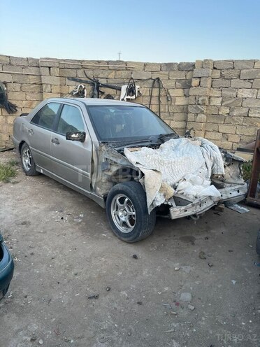 Mercedes C 180 1995, 300,000 km - 1.8 л - Bakı