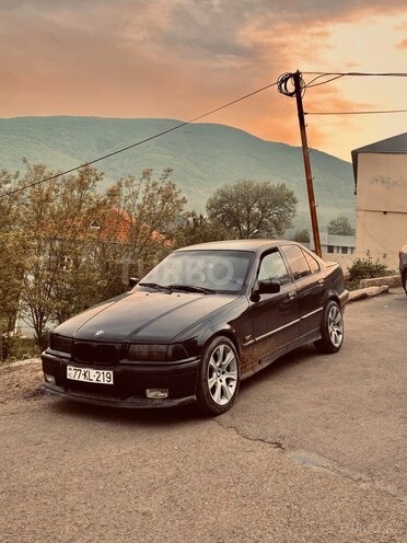 BMW 318 1996, 210,000 km - 1.8 l - Lerik